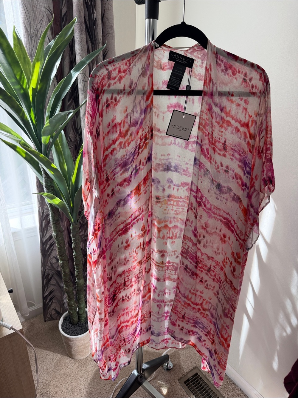 Laundry By Shelli Segal Pink and Coral Sheer Open-Front Kimono